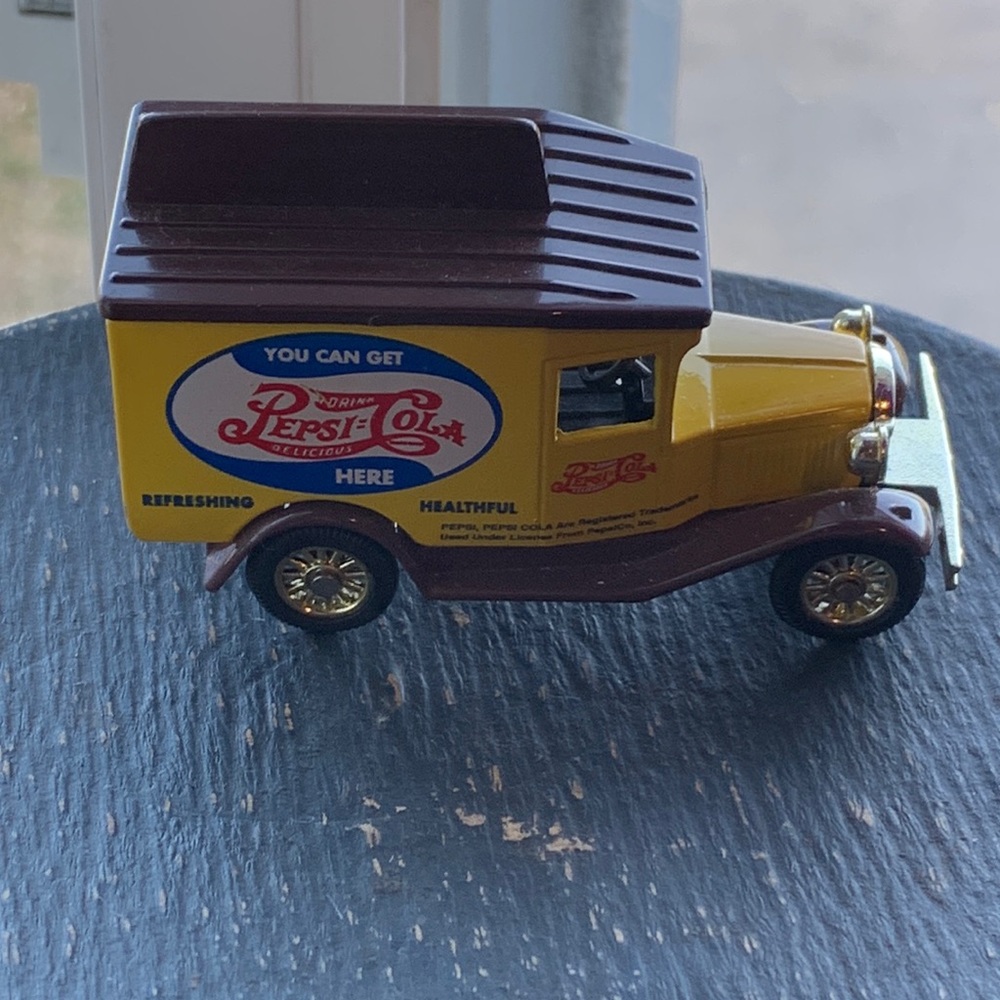 Golden Wheels Pepsi Cola Delivery Truck Yellow and Brown Die Cast